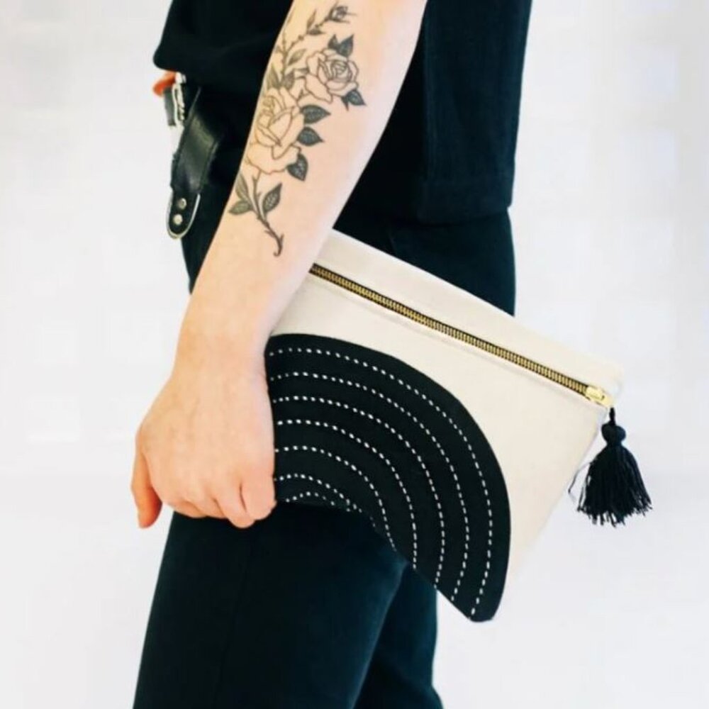BRAND NEW - ANCHAL Eclipse Black & Cream Half circle Zipper Clutch Pouch Purse